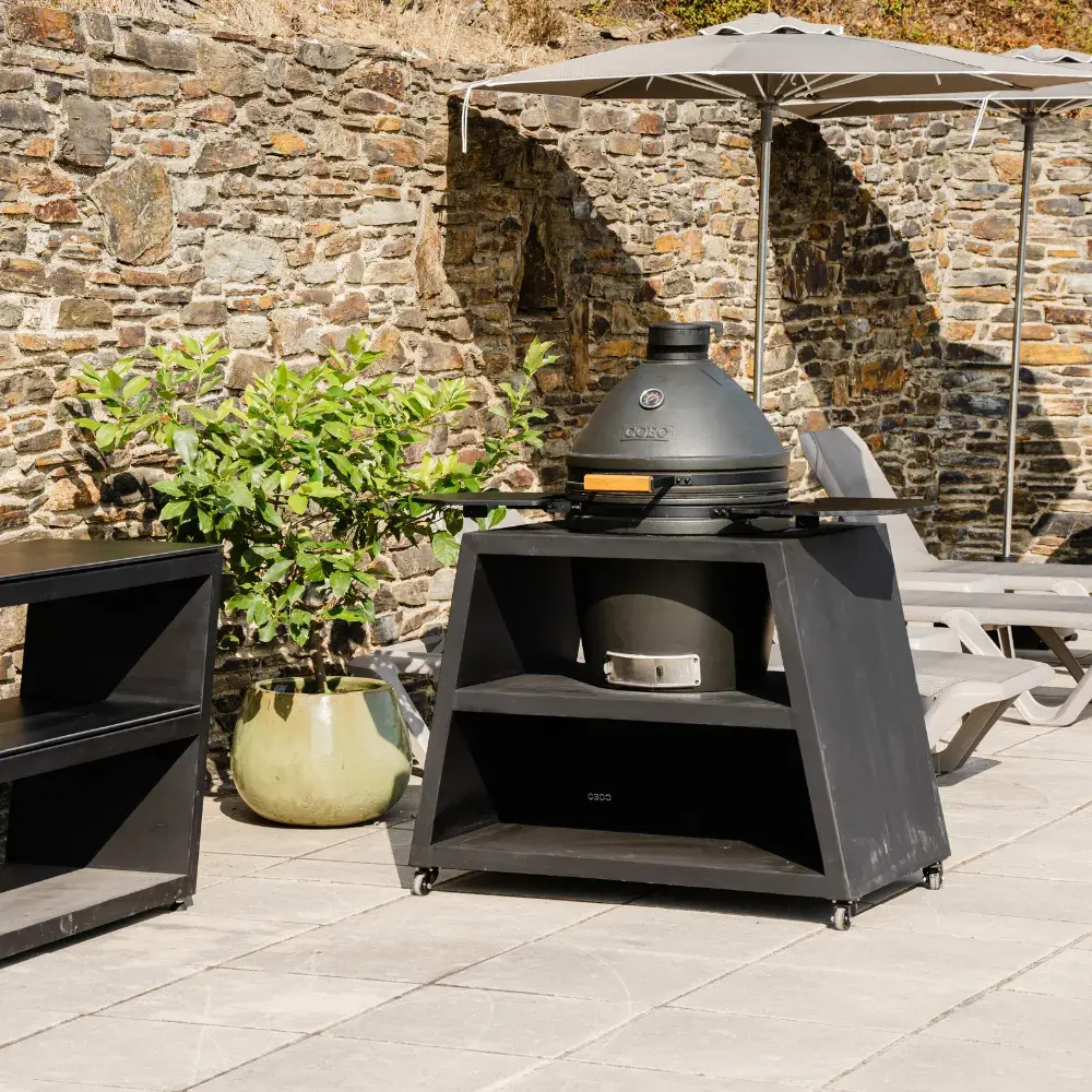 Kamado céramique COEO QUATRO Large en cuisine professionnelle, comparatif kamado restaurant 2026